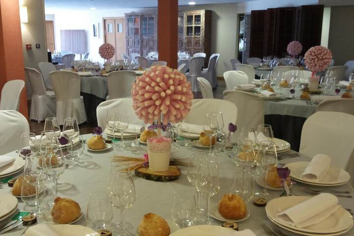 Ballroom/Hall 33 of 45