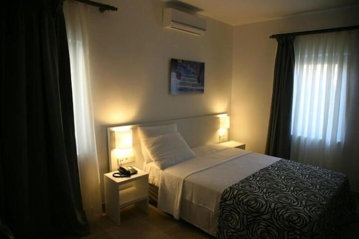 Room 8 of 45