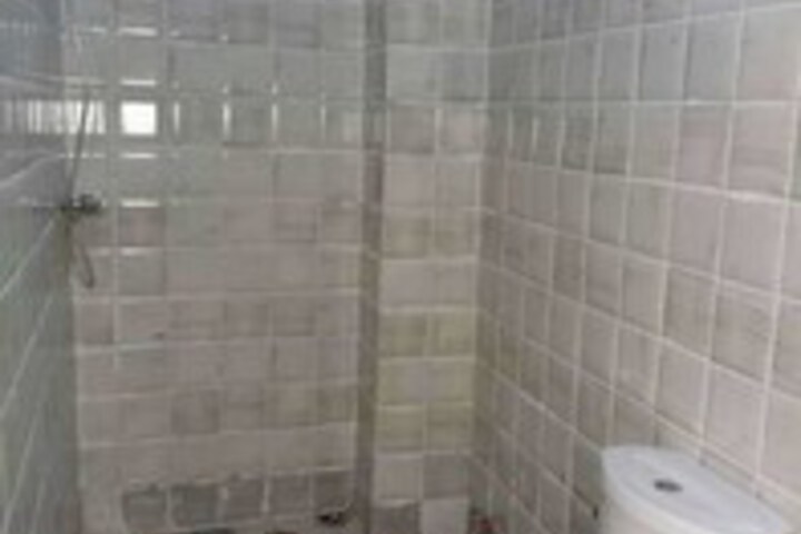 Room 2 of 17