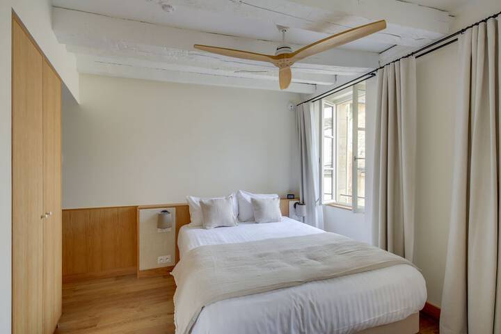 Room 27 of 65