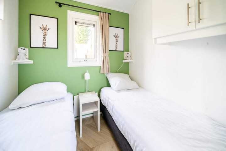 Room 4 of 36