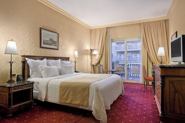 Room 28 of 71