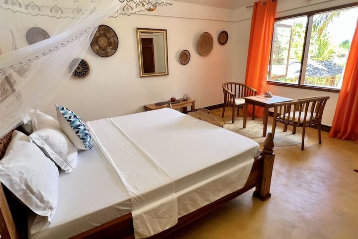 Room 9 of 40
