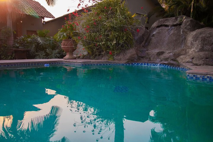 Pool 10 of 19