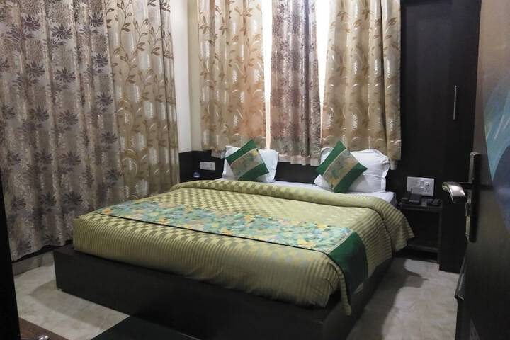 Room 6 of 38