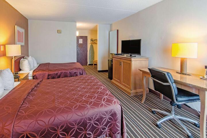 2 Double Beds (1 of 7)
