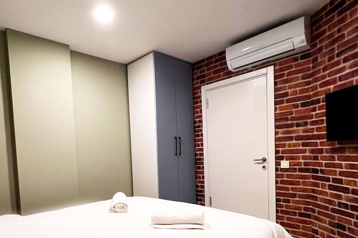 Room 21 of 22