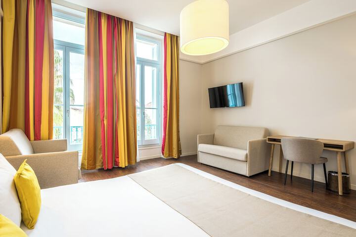 Room 37 of 99