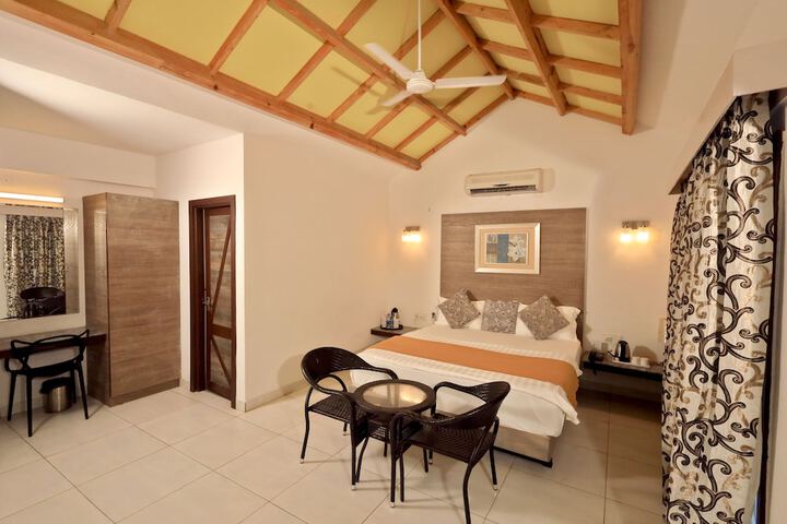 Room 12 of 74