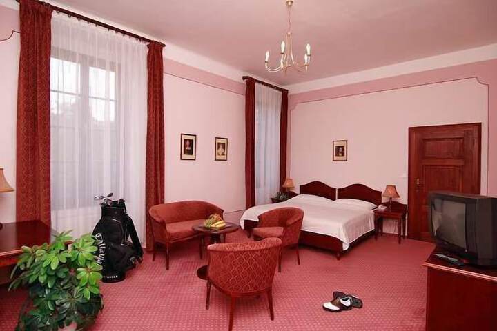 Room 8 of 46
