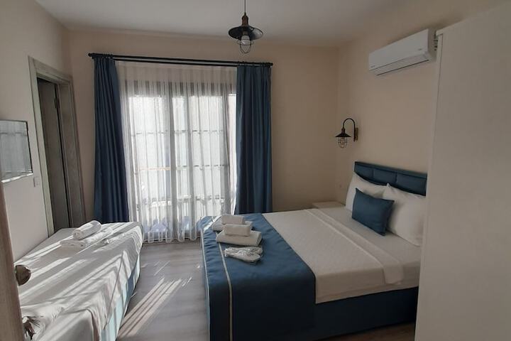 Room 8 of 36