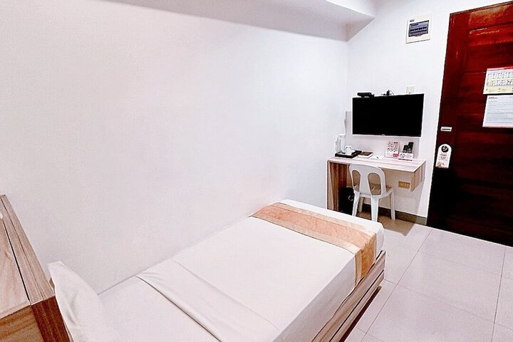 Room 7 of 24