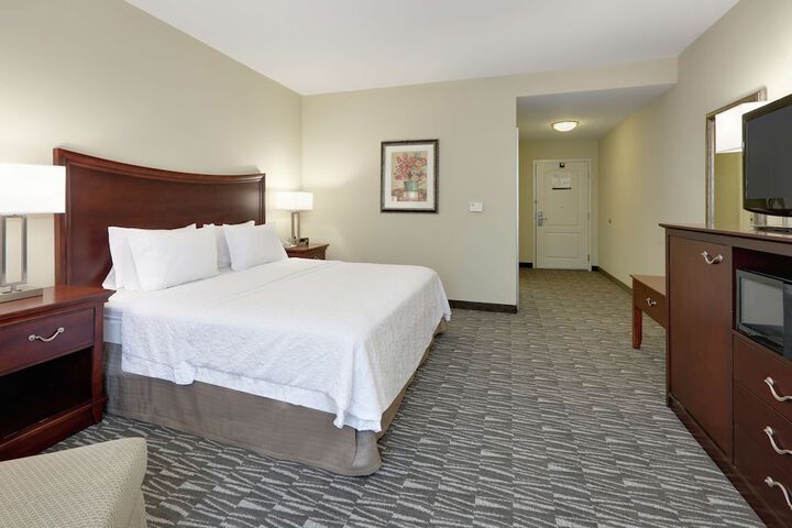 1 King Bed (1 of 16)