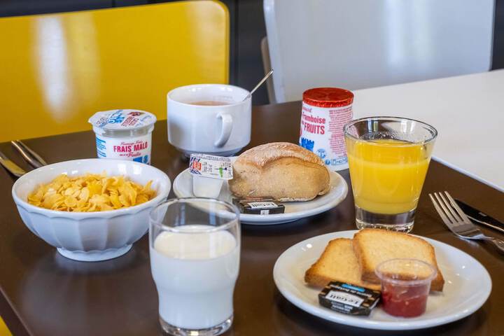 Breakfast/Coffee Service 17 of 20