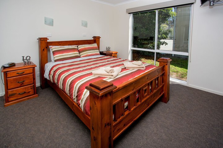 Room 6 of 73