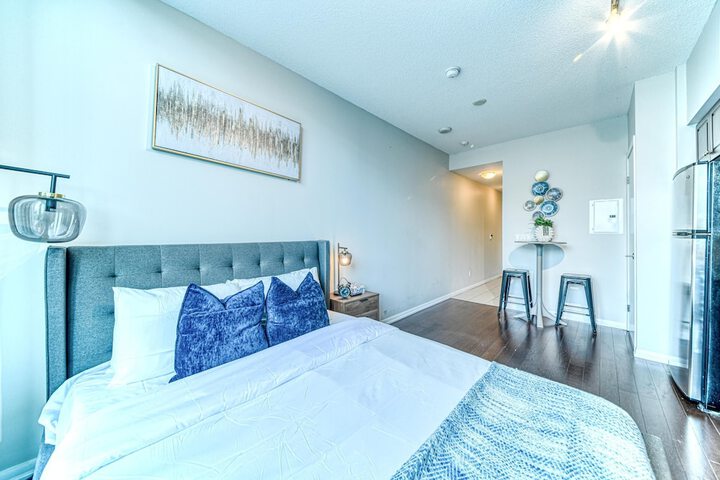 Room 27 of 70