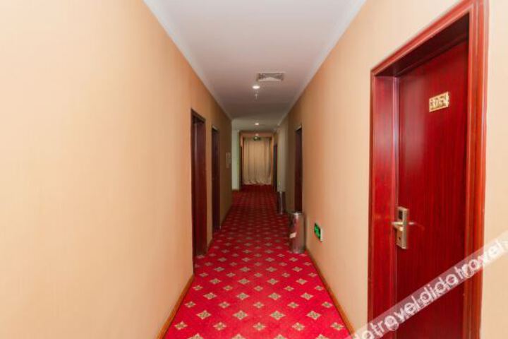 Hotel Interior 9 of 28