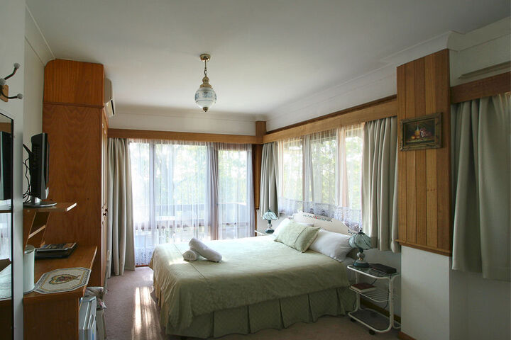 Room 14 of 177