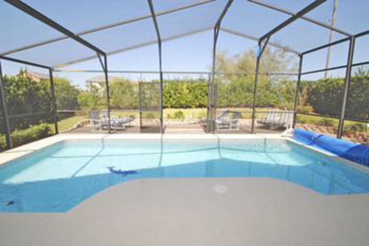 Pool 10 of 25
