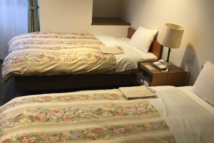 Room 16 of 37