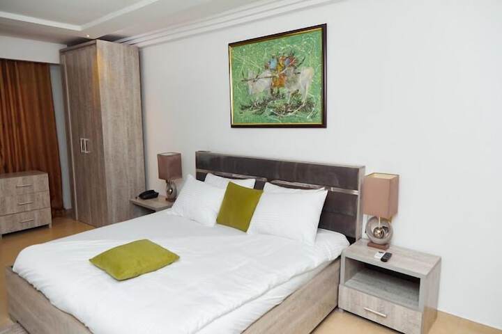 Room 4 of 63