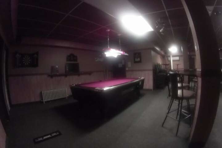 Lounge 48 of 56