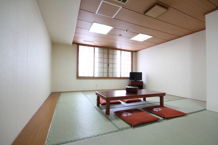 Room 14 of 42