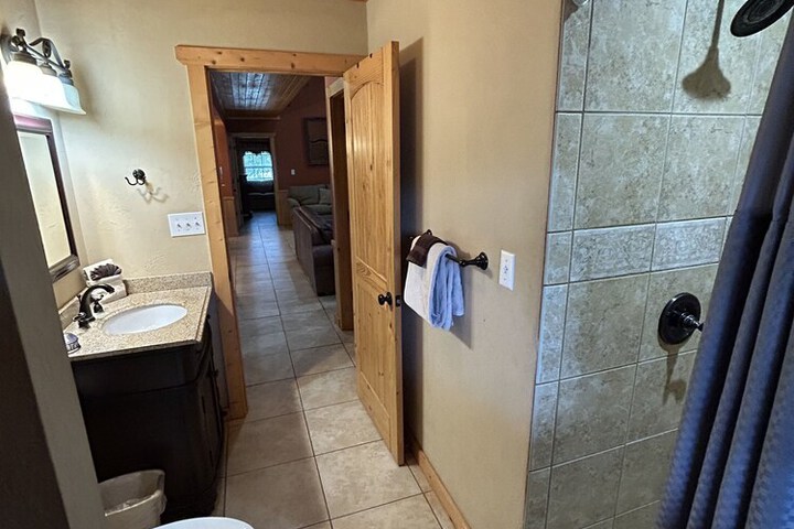 Room 151 of 213