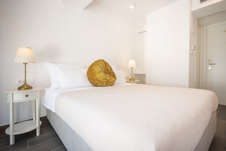 Room 10 of 56