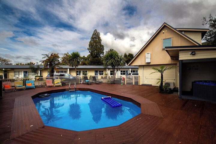 Pool 89 of 108