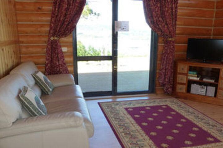 Room 5 of 8