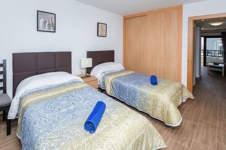 Room 9 of 20
