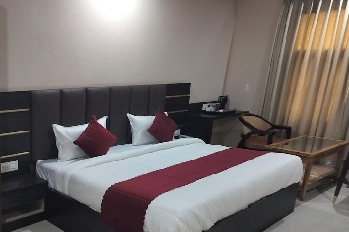 Room 6 of 20