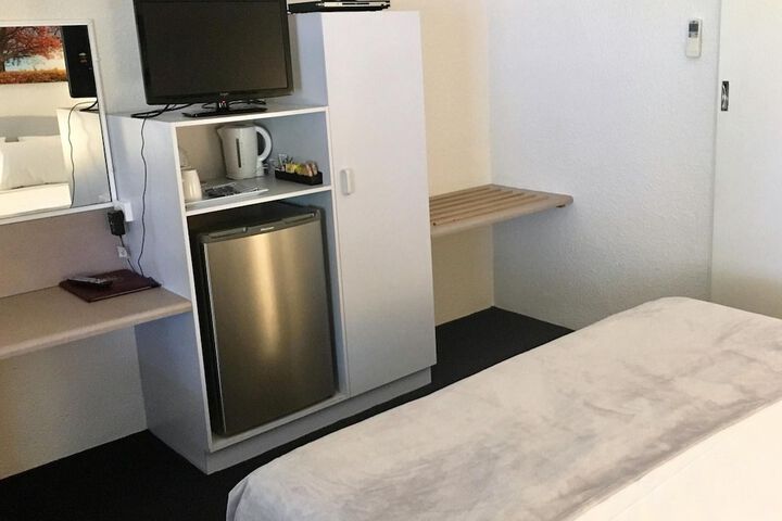 Room 9 of 24