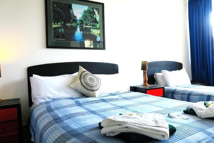 Room 6 of 9