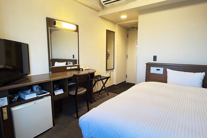 Room 5 of 22