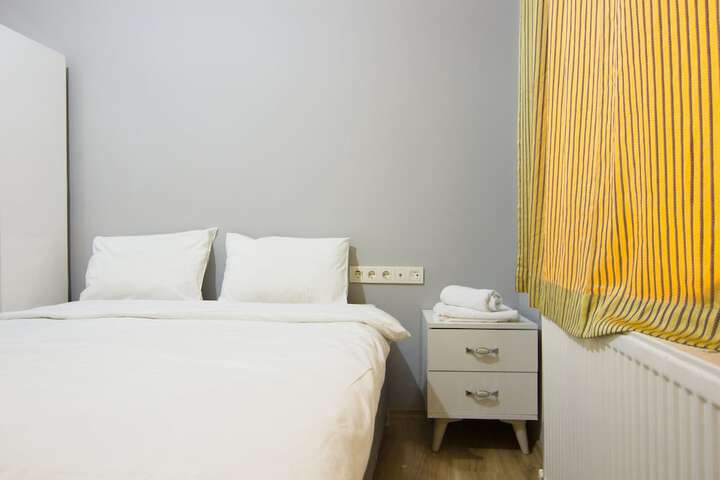 Room 11 of 27