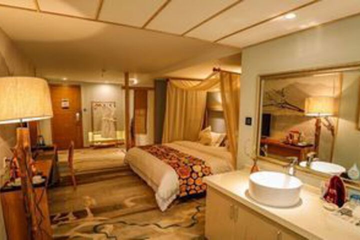Room 17 of 20