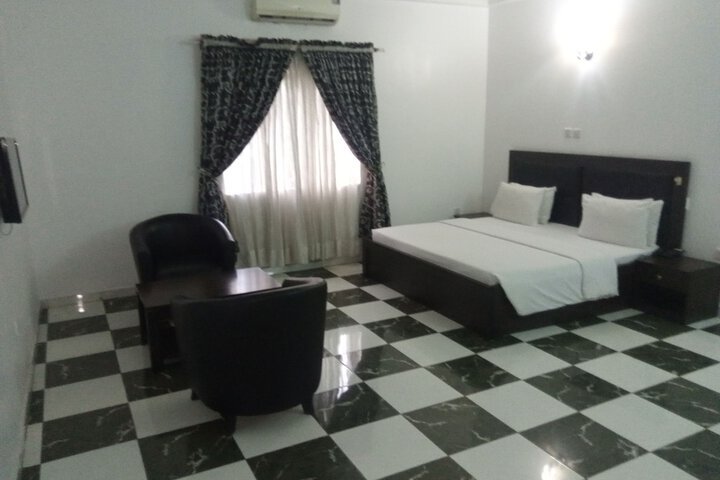 Room 19 of 27