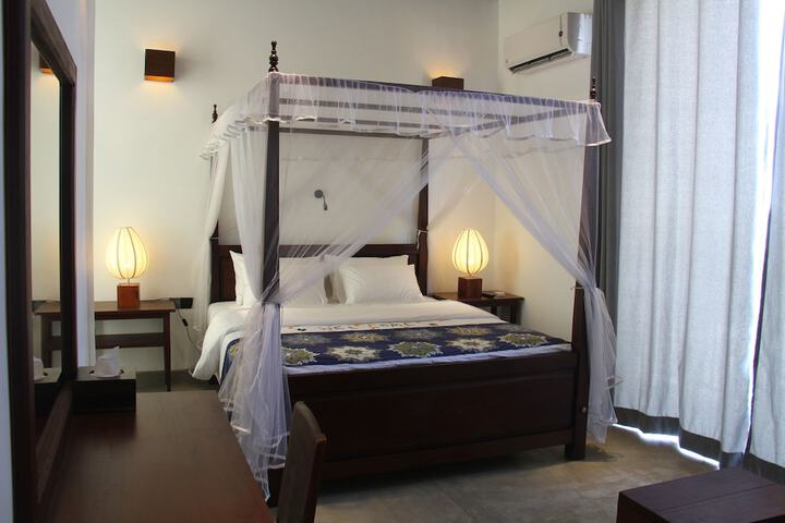 Room 17 of 31