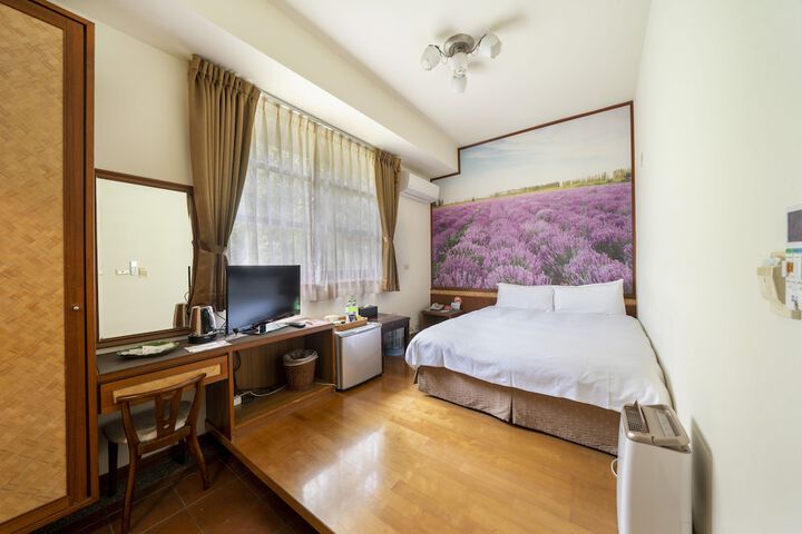 Room 33 of 145