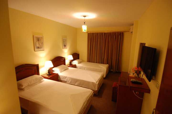 Room 8 of 17