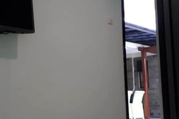 Room 8 of 25