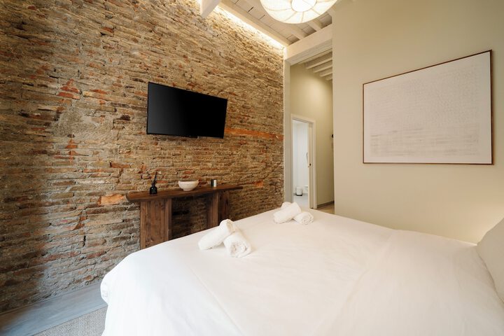 Room 5 of 28