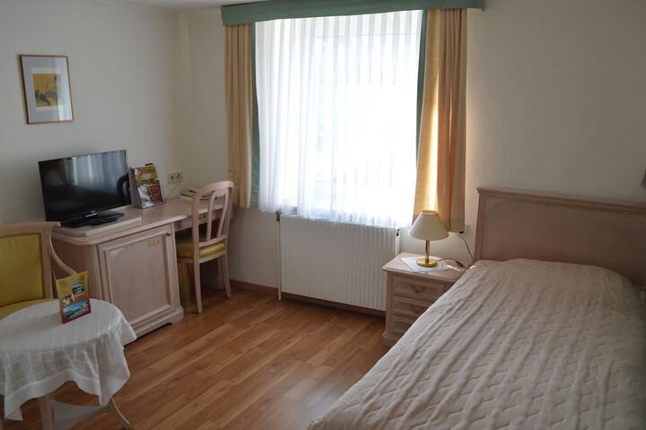 Room 7 of 49