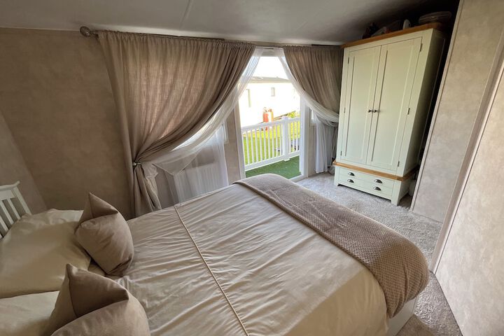 Room 8 of 23