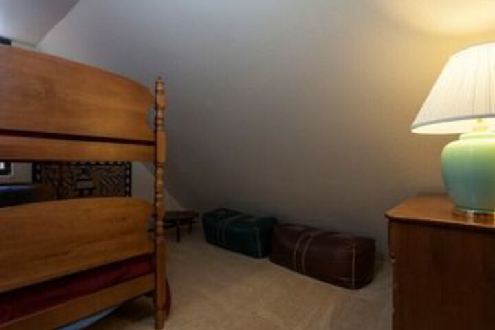 Room 9 of 21