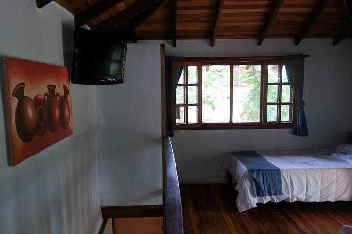 Room 2 of 33