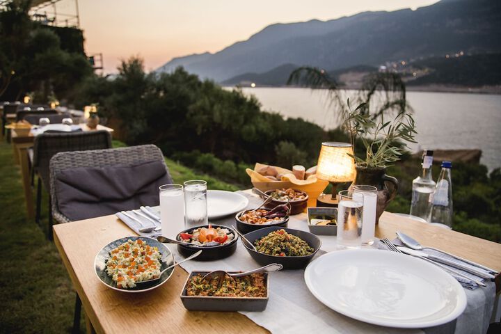 Dining 44 of 75