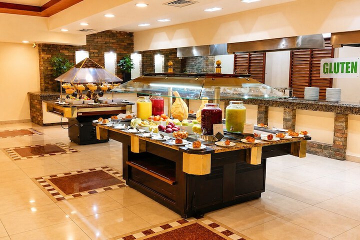 Dining 85 of 126